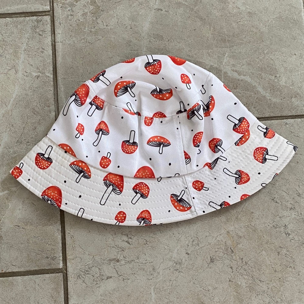 Urban Outfitters White & Red Mushroom Print Bucket Hat